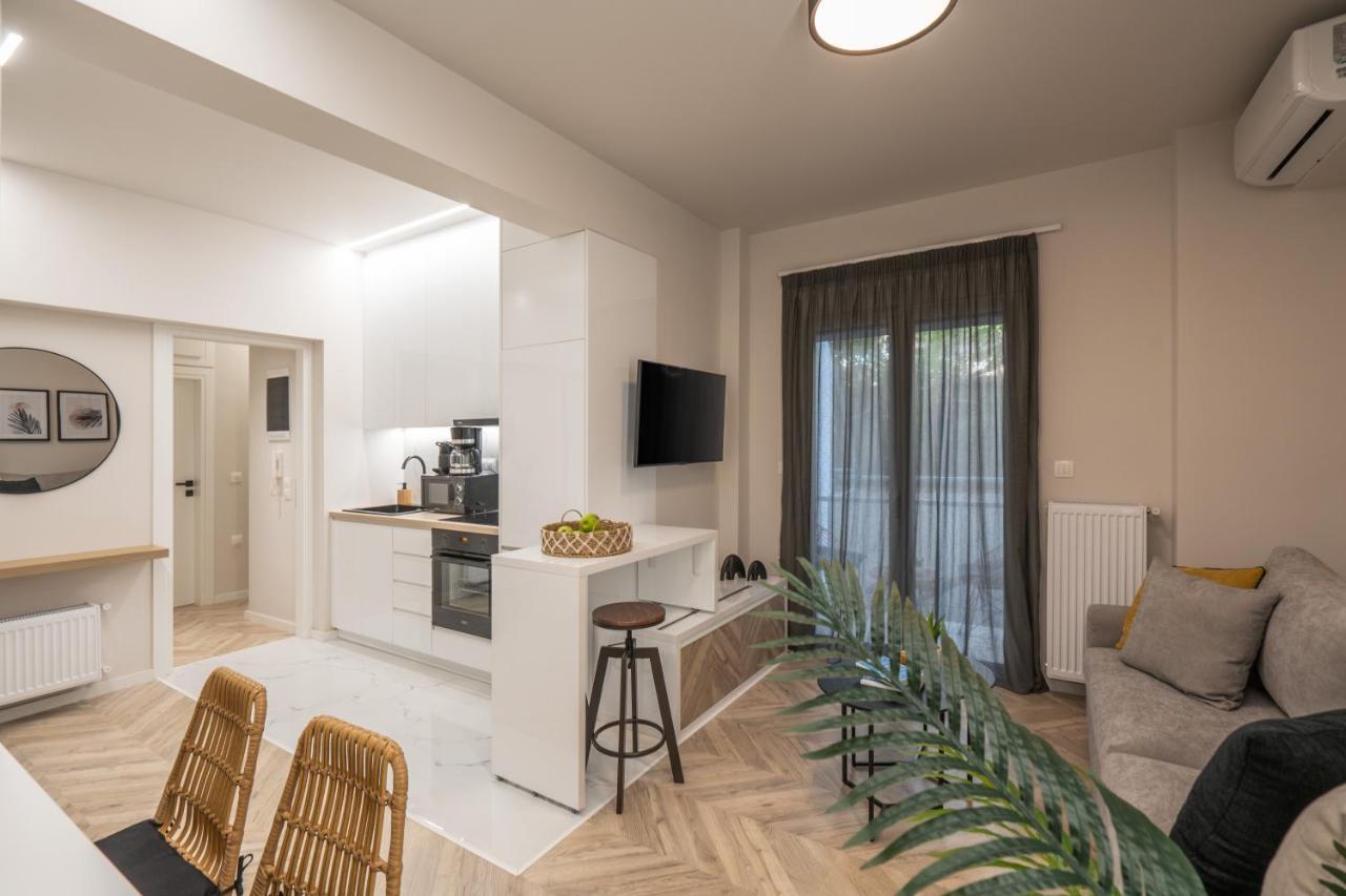 Charming Two Bedrooms Apartment Walk To Acropolis Атина Екстериор снимка